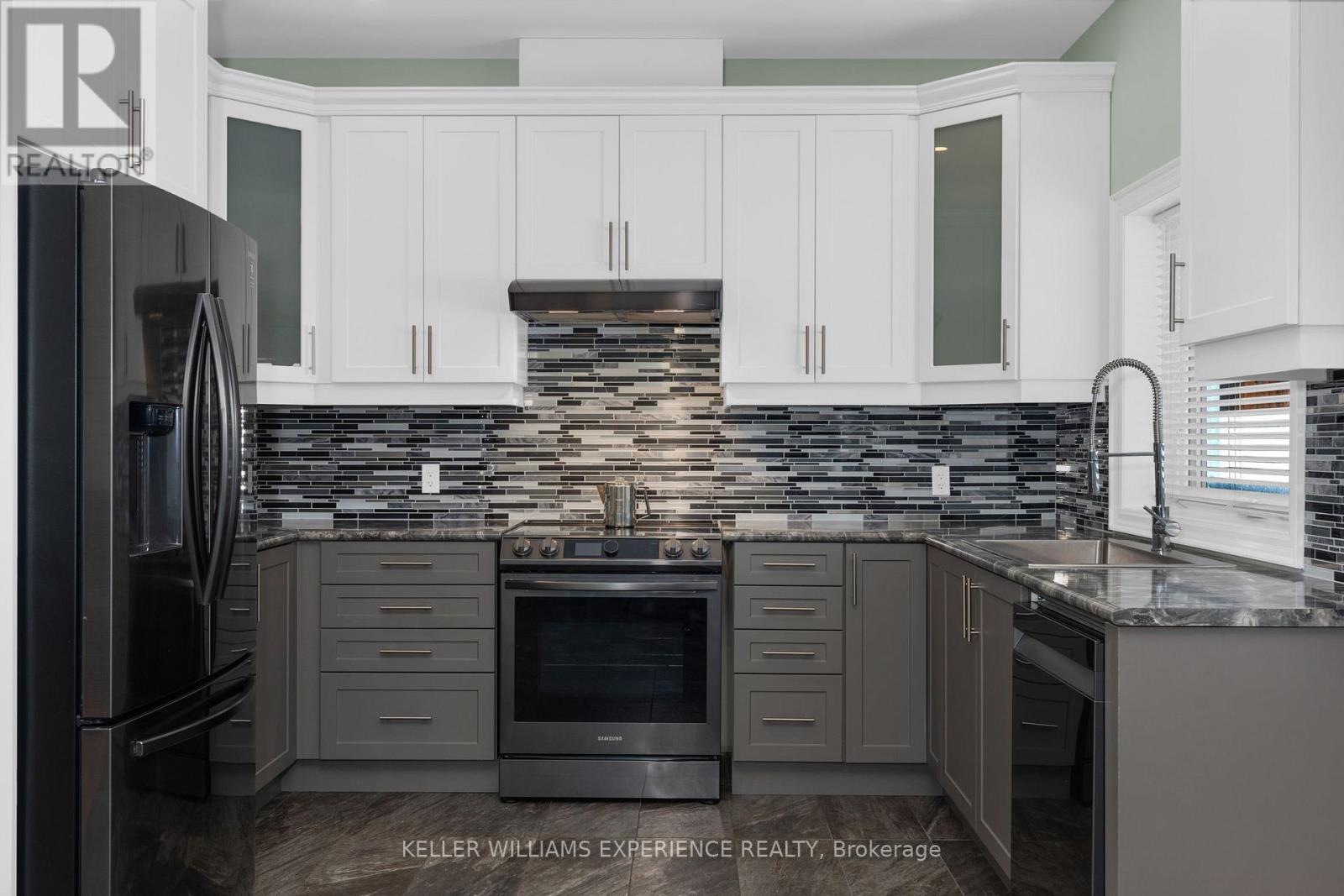 24 Rue Helene, Tiny, Ontario  L9M 0H1 - Photo 5 - S12792944