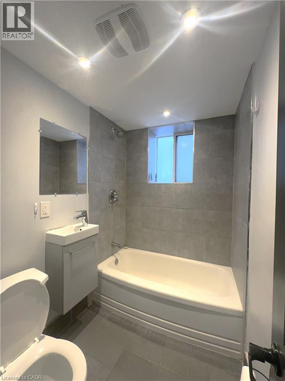 245 Mohawk Road E Unit# 2, Hamilton, Ontario  L9A 2H5 - Photo 3 - 40805592