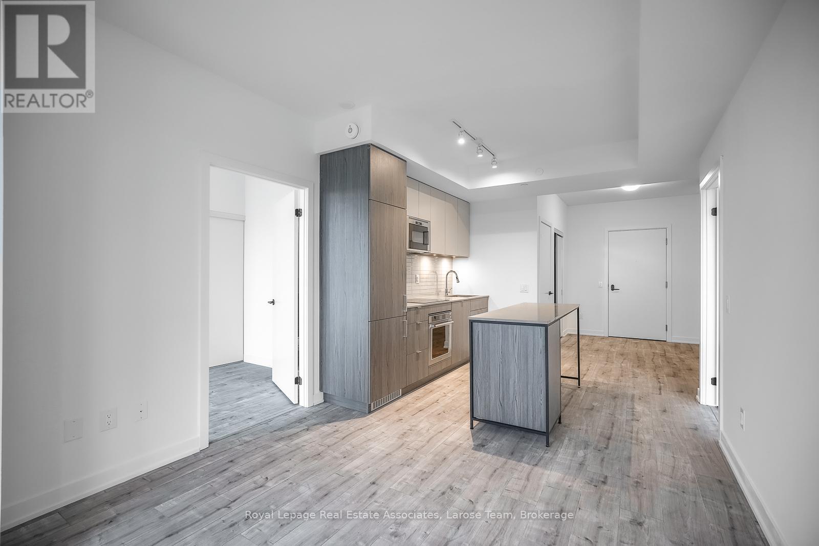 702 - 220 Missinnihe Way, Mississauga (Port Credit), Ontario  L5H 0A9 - Photo 13 - W12792918