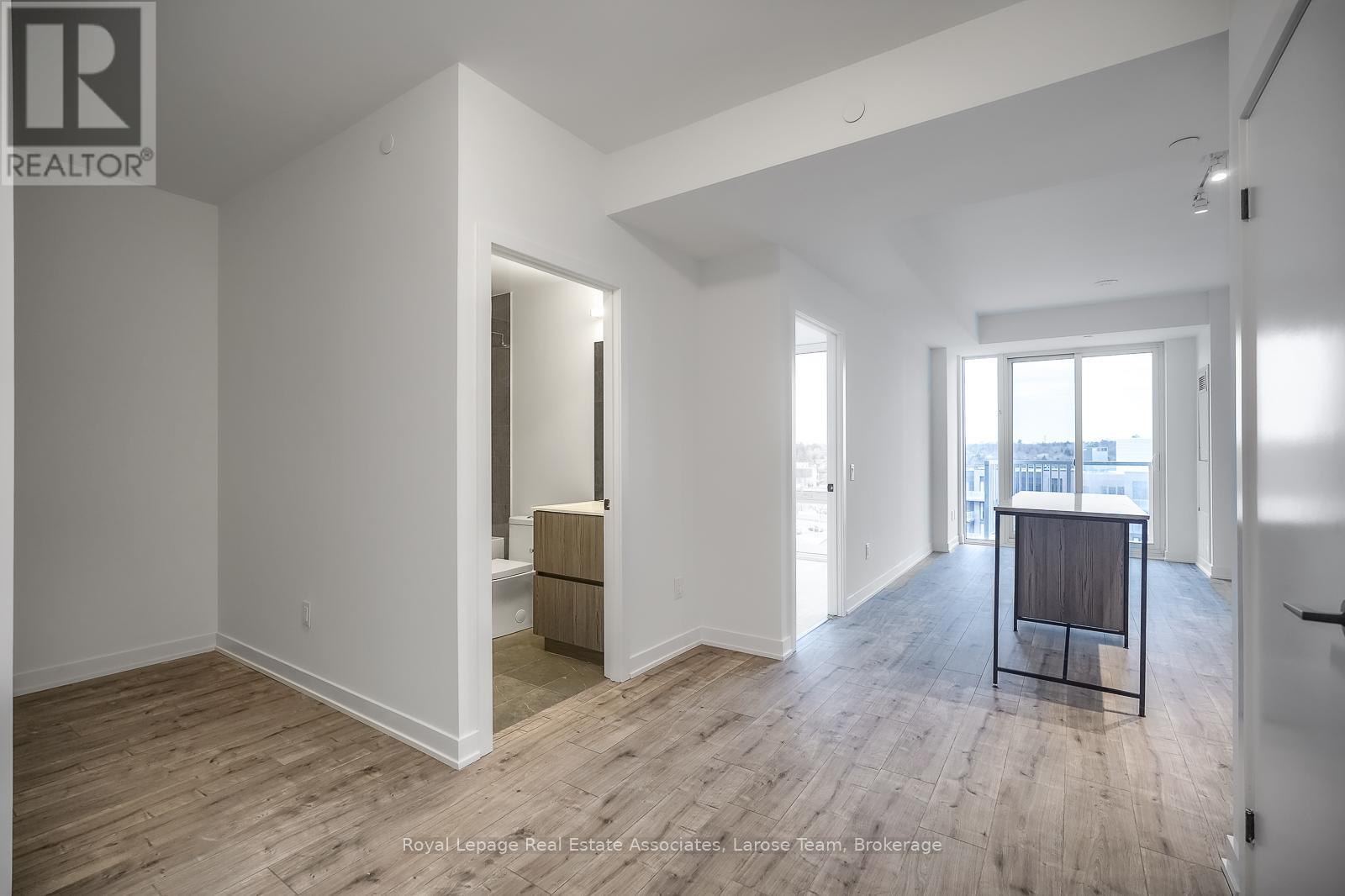 702 - 220 Missinnihe Way, Mississauga (Port Credit), Ontario  L5H 0A9 - Photo 7 - W12792918