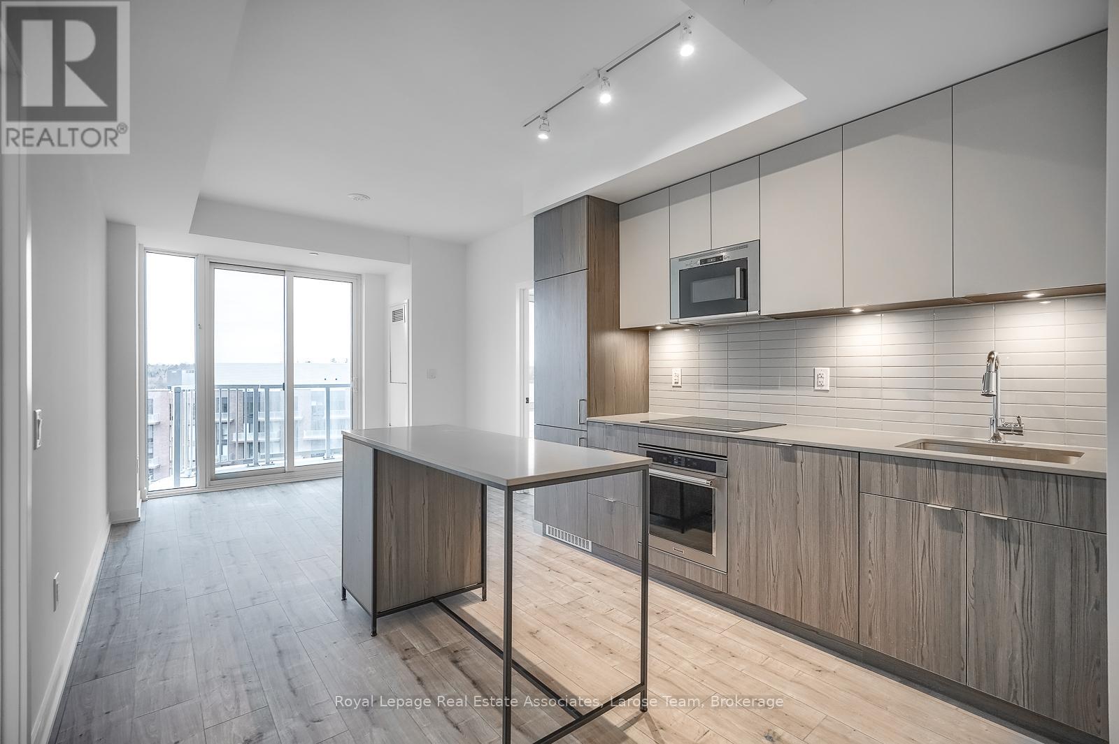 702 - 220 Missinnihe Way, Mississauga (Port Credit), Ontario  L5H 0A9 - Photo 8 - W12792918