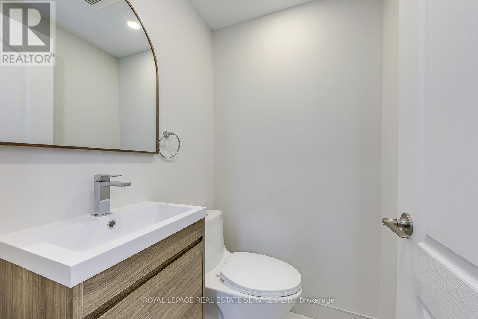 213 - 1055 Shawnmarr Drive W, Mississauga, Ontario  L5H 3V2 - Photo 17 - W12792936