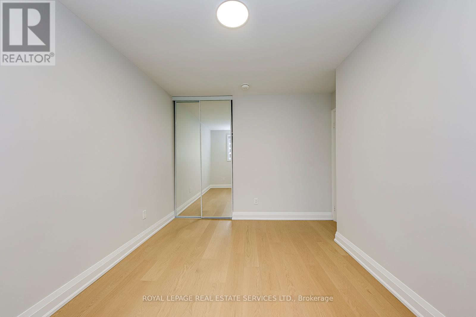 213 - 1055 Shawnmarr Drive W, Mississauga, Ontario  L5H 3V2 - Photo 24 - W12792936