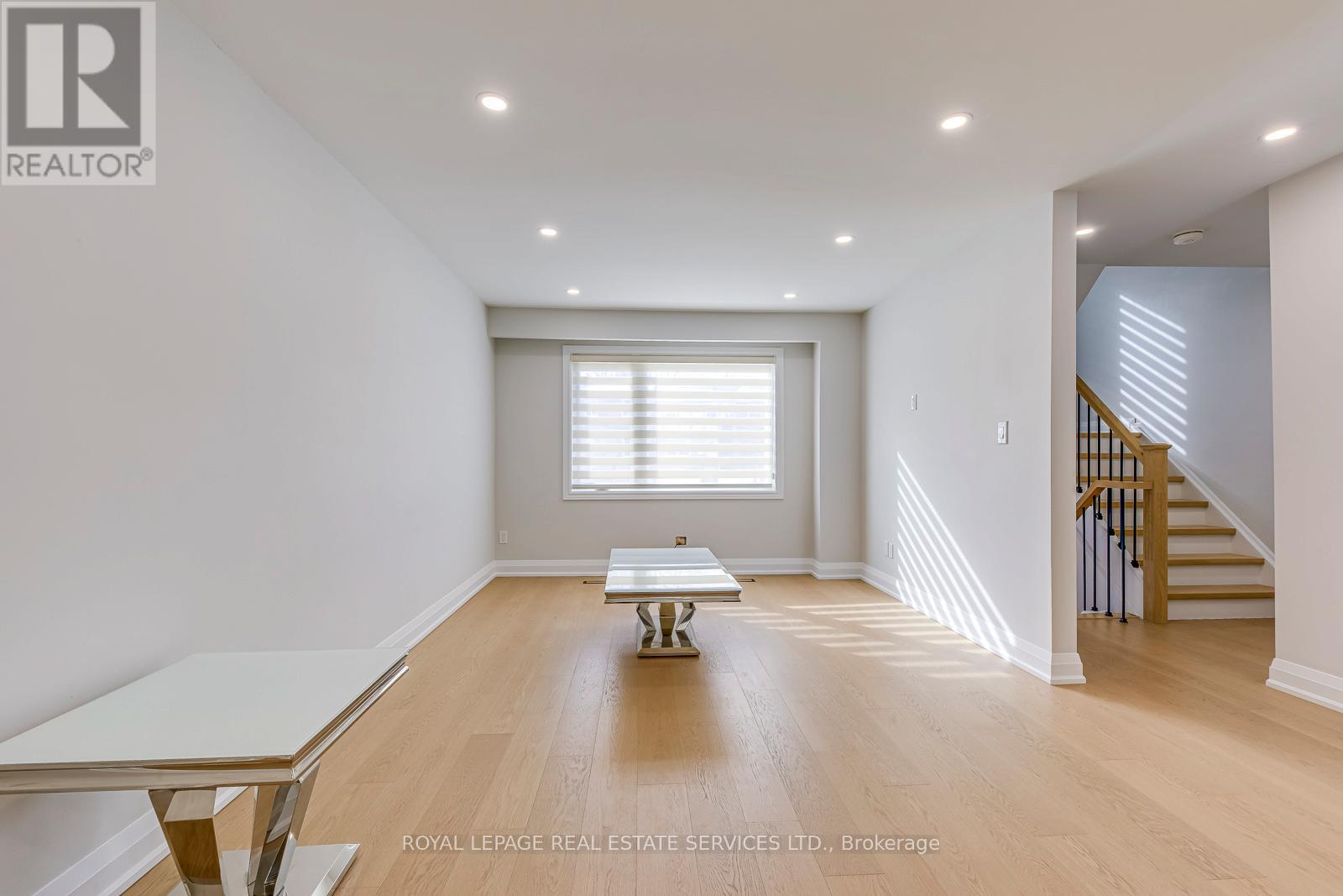 213 - 1055 Shawnmarr Drive W, Mississauga, Ontario  L5H 3V2 - Photo 7 - W12792936