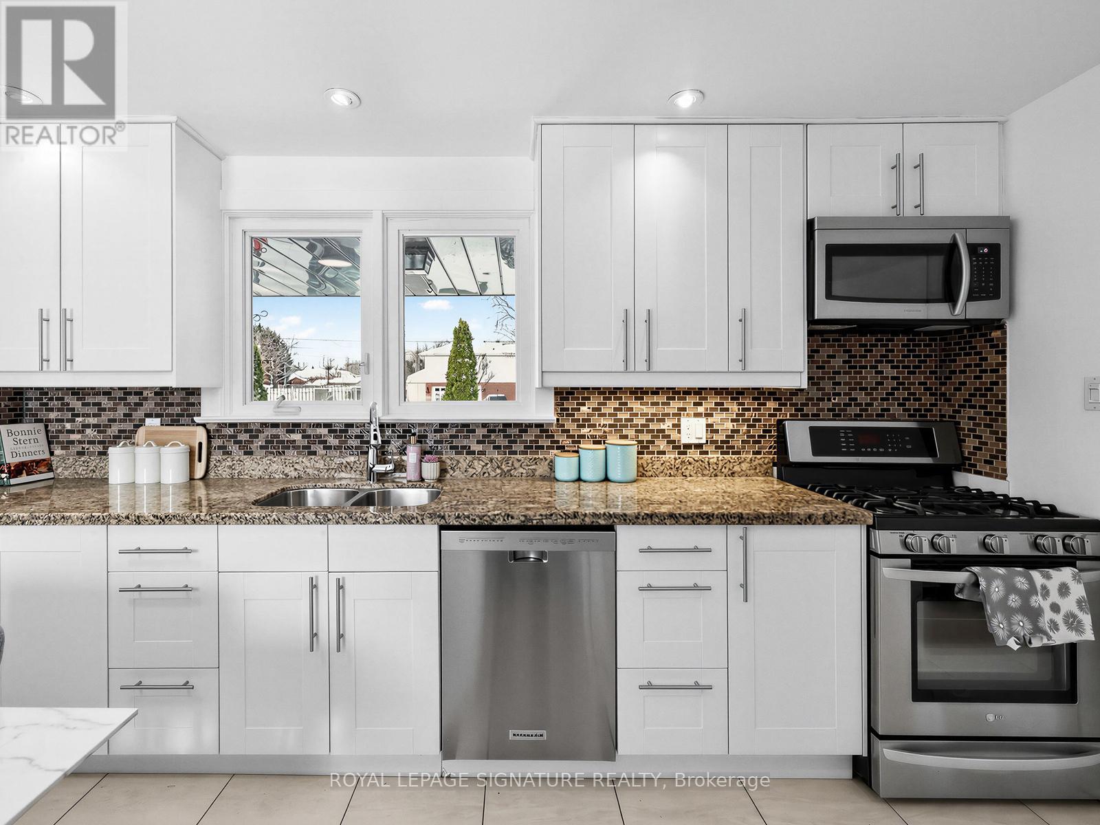 732 Melton Drive, Mississauga, Ontario  L4Y 1K6 - Photo 15 - W12792982