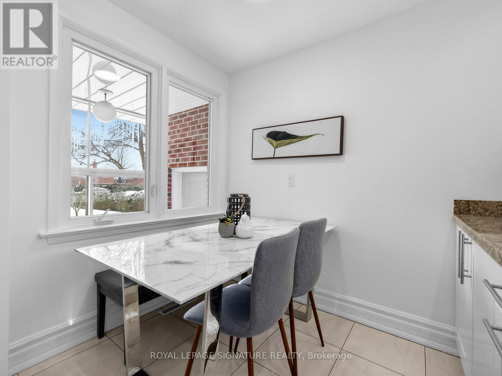 732 Melton Drive, Mississauga, Ontario  L4Y 1K6 - Photo 17 - W12792982