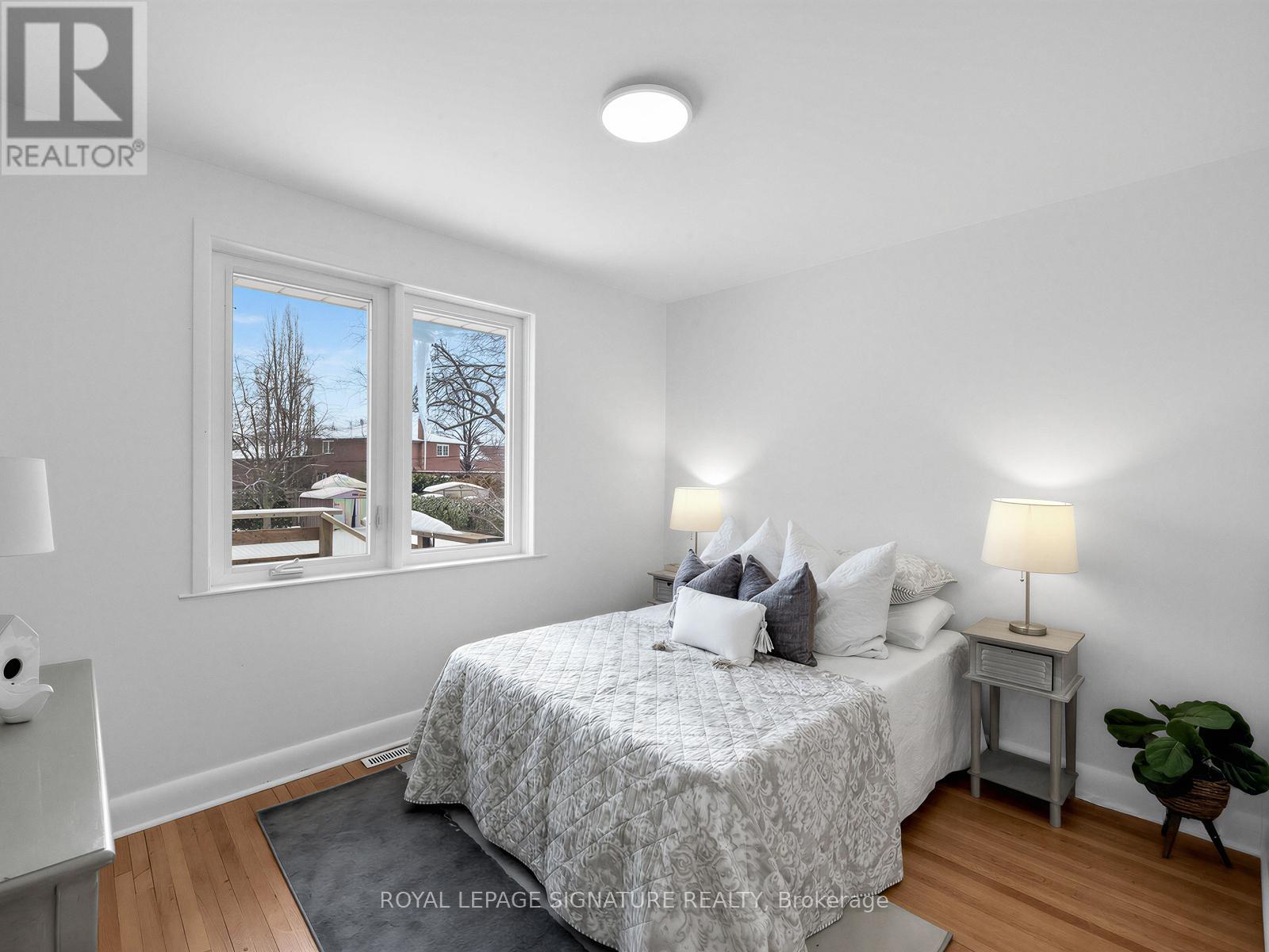 732 Melton Drive, Mississauga, Ontario  L4Y 1K6 - Photo 19 - W12792982