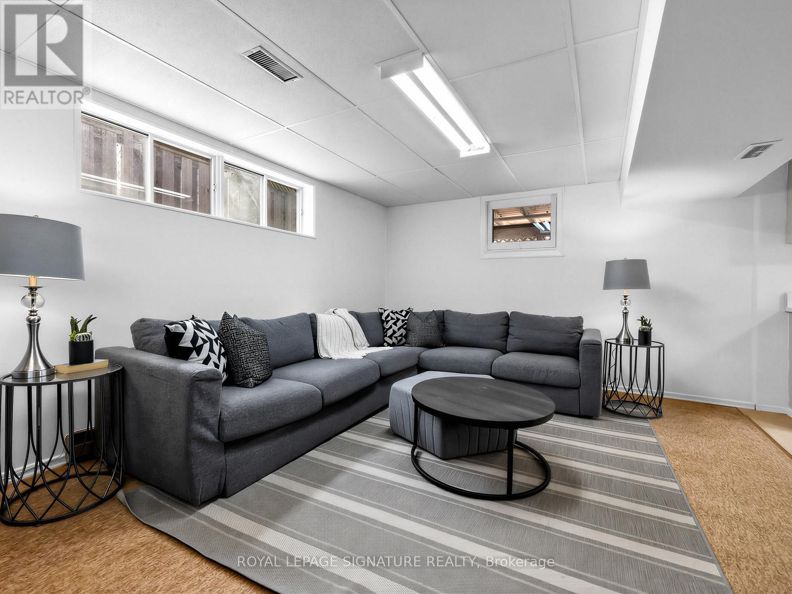 732 Melton Drive, Mississauga, Ontario  L4Y 1K6 - Photo 21 - W12792982