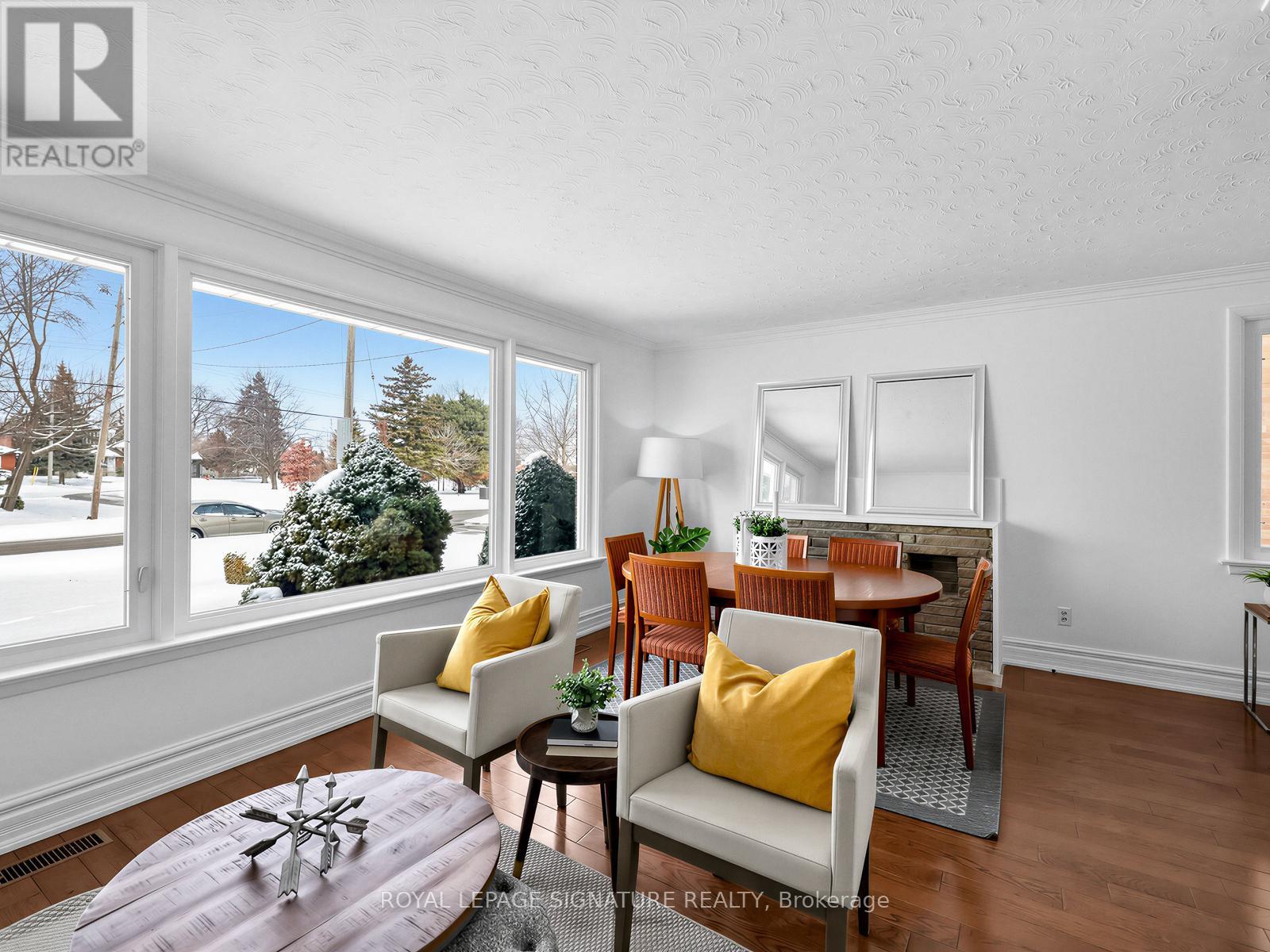 732 Melton Drive, Mississauga, Ontario  L4Y 1K6 - Photo 5 - W12792982