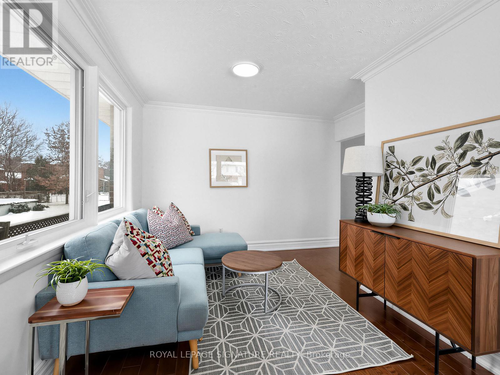 732 Melton Drive, Mississauga, Ontario  L4Y 1K6 - Photo 9 - W12792982