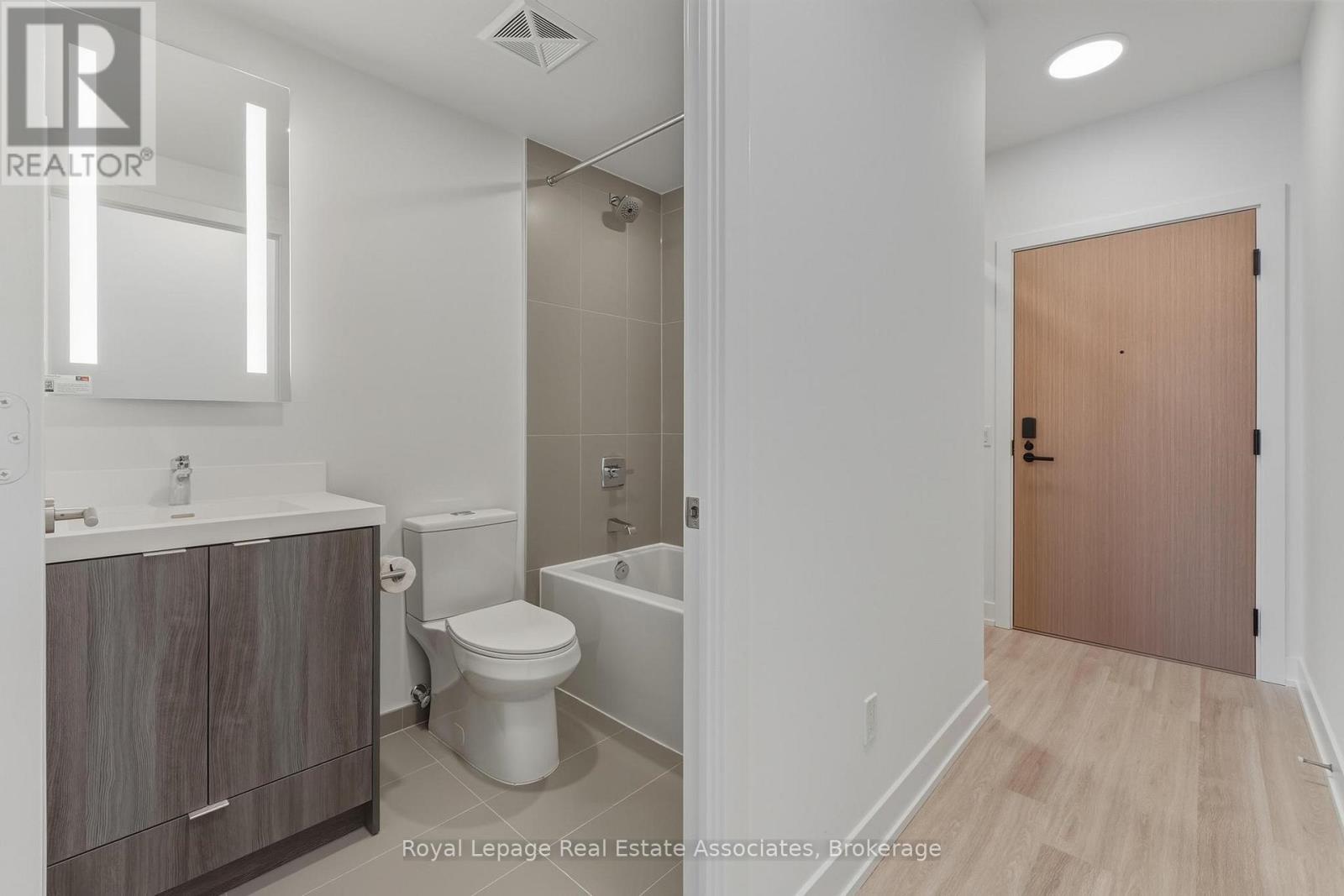 1603 - 60 Central Park Roadway, Toronto, Ontario  M9A 3K1 - Photo 17 - W12793018