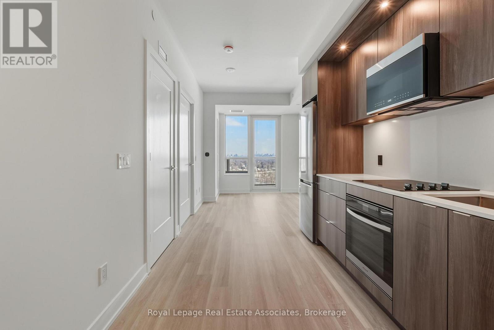 1603 - 60 Central Park Roadway, Toronto, Ontario  M9A 3K1 - Photo 3 - W12793018