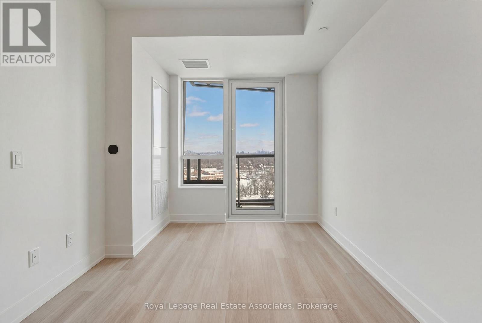 1603 - 60 Central Park Roadway, Toronto, Ontario  M9A 3K1 - Photo 5 - W12793018