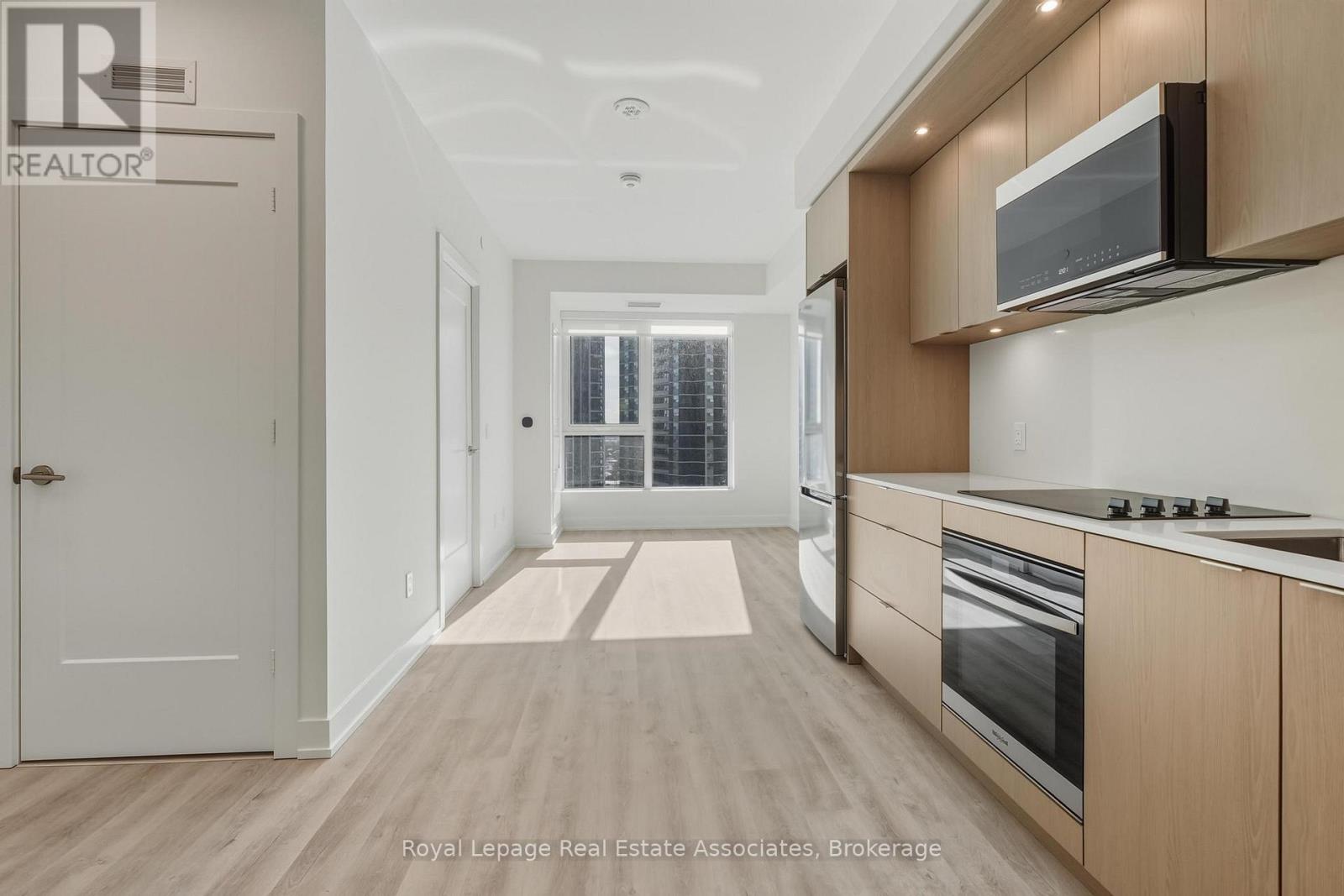 1605 - 60 CENTRAL PARK ROADWAY, Toronto, Ontario