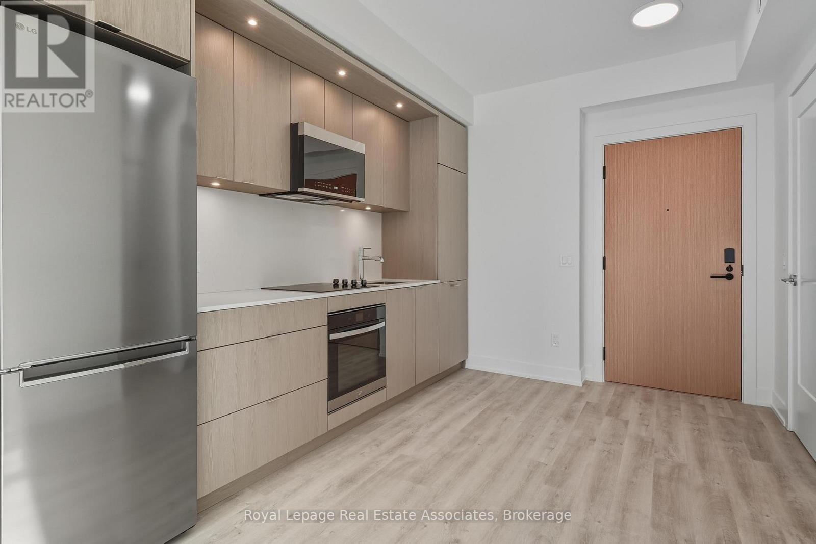 1605 - 60 Central Park Roadway, Toronto, Ontario  M9A 3K1 - Photo 11 - W12793034