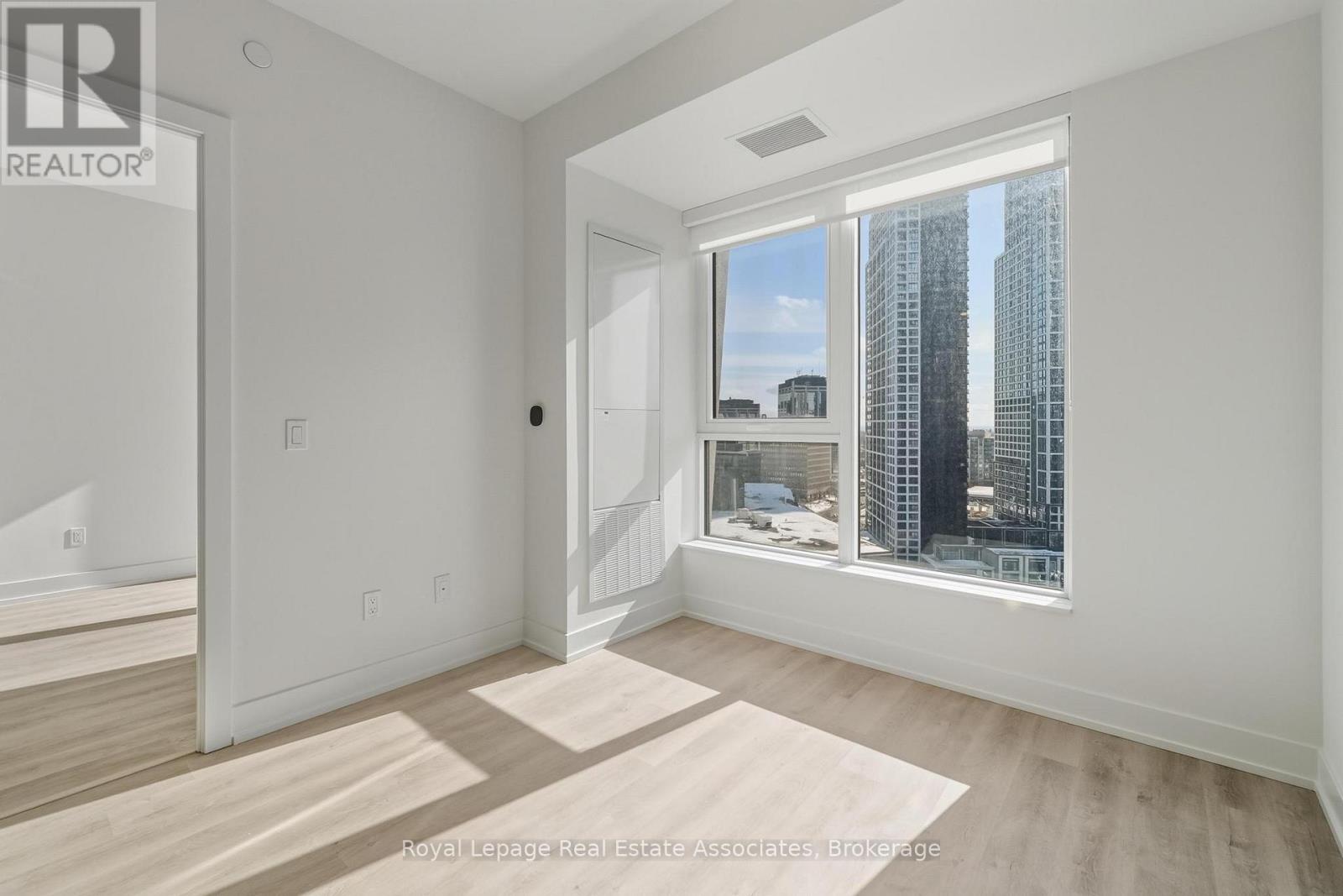 1605 - 60 Central Park Roadway, Toronto, Ontario  M9A 3K1 - Photo 6 - W12793034