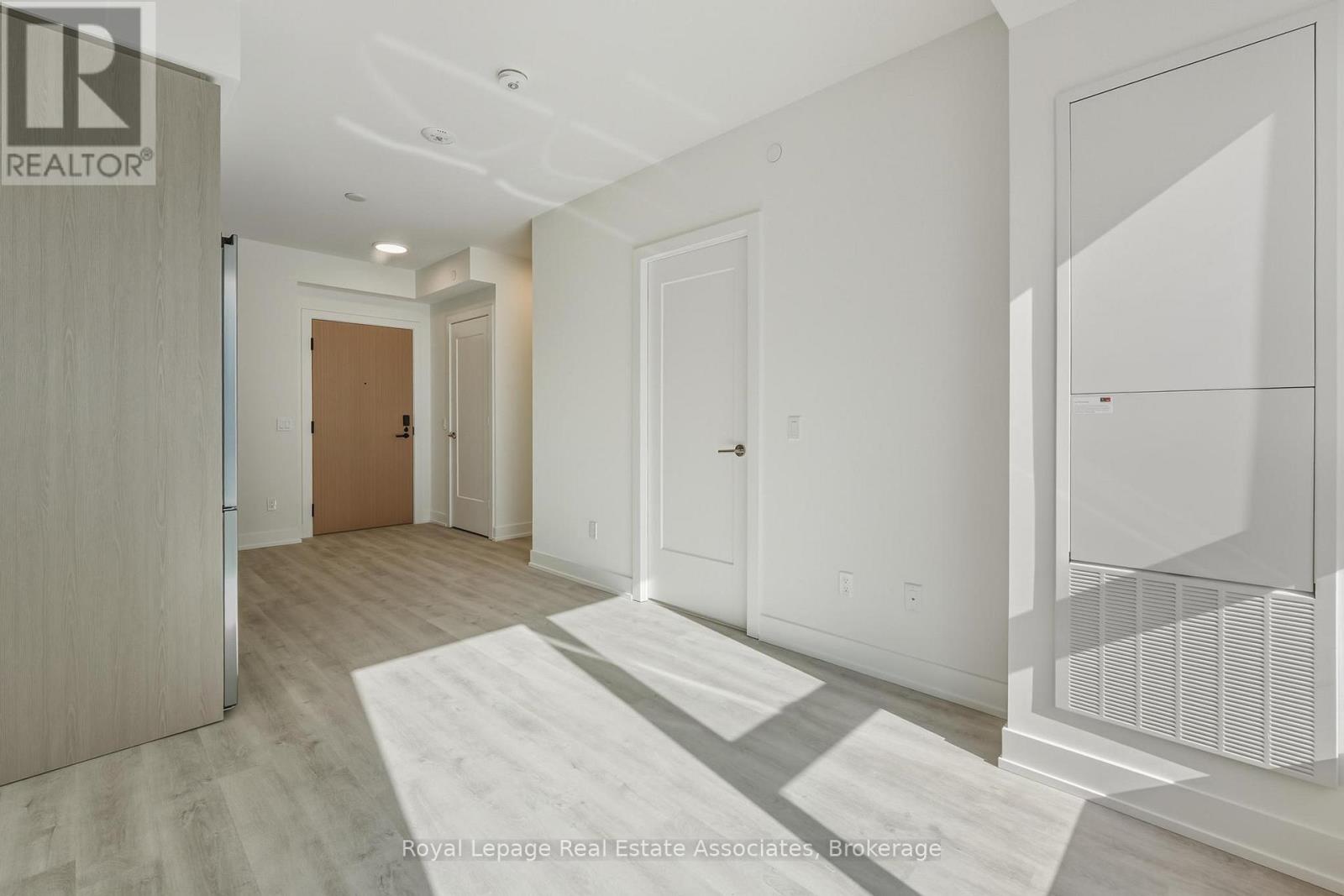 1605 - 60 Central Park Roadway, Toronto, Ontario  M9A 3K1 - Photo 7 - W12793034