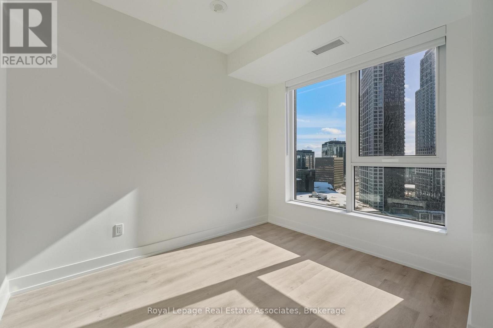 1605 - 60 Central Park Roadway, Toronto, Ontario  M9A 3K1 - Photo 9 - W12793034