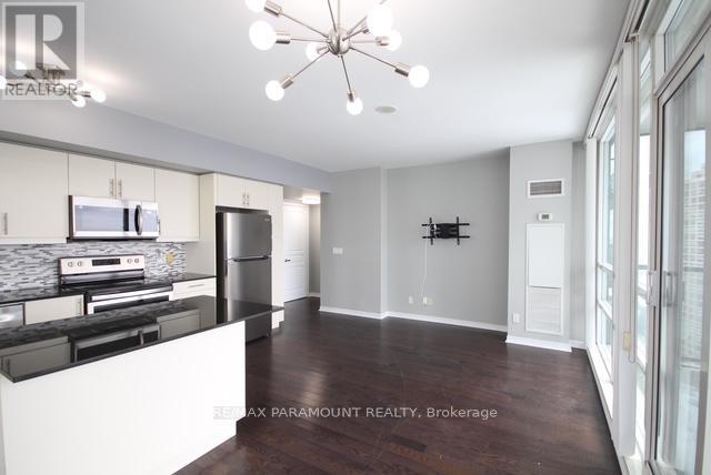 2004 - 2240 Lake Shore Boulevard W, Toronto, Ontario  M8V 1A5 - Photo 4 - W12793040