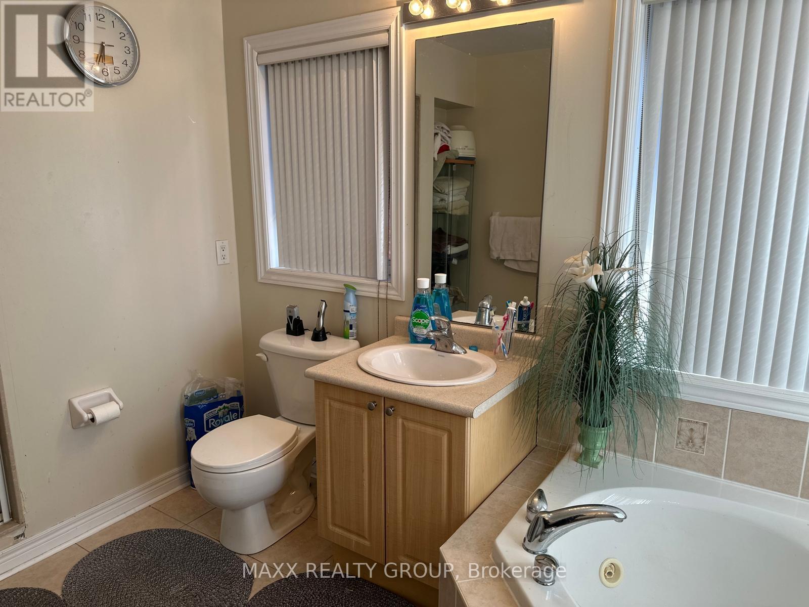 36 Beckenham Road, Brampton, Ontario  L6P 2L7 - Photo 39 - W12793042