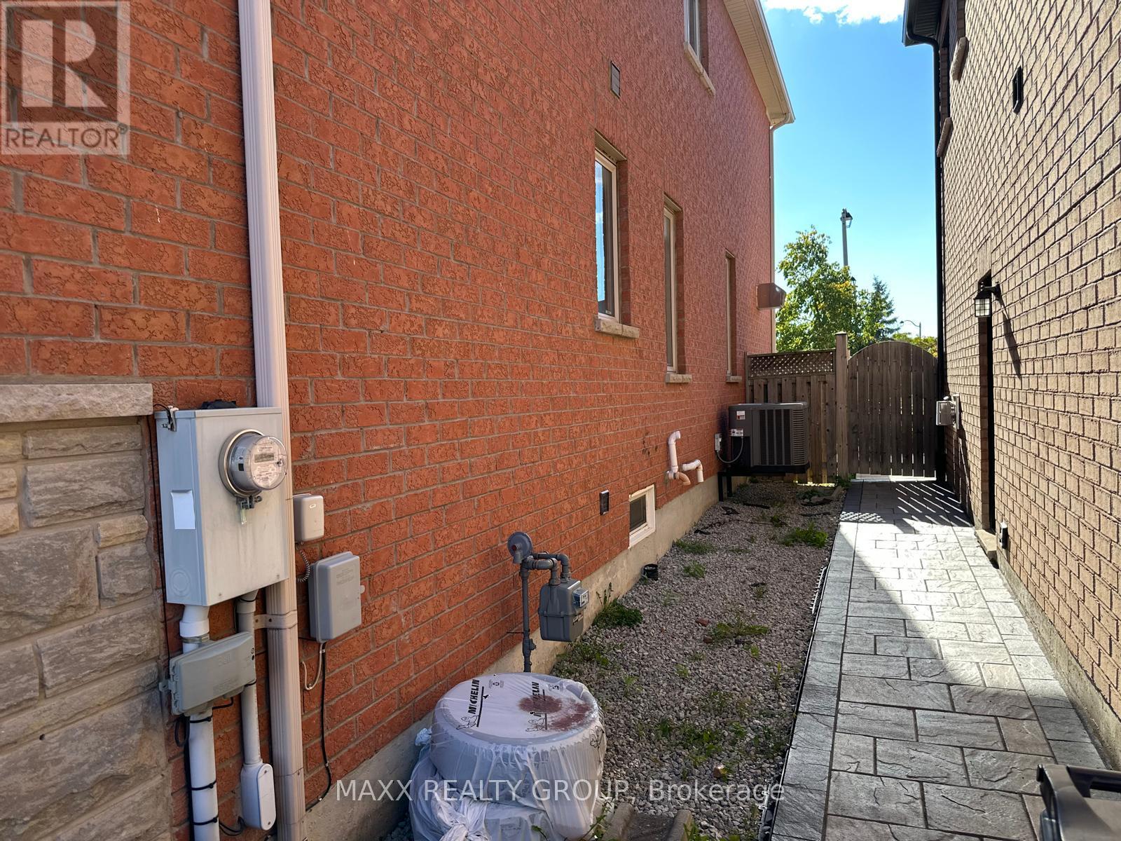 36 Beckenham Road, Brampton, Ontario  L6P 2L7 - Photo 42 - W12793042