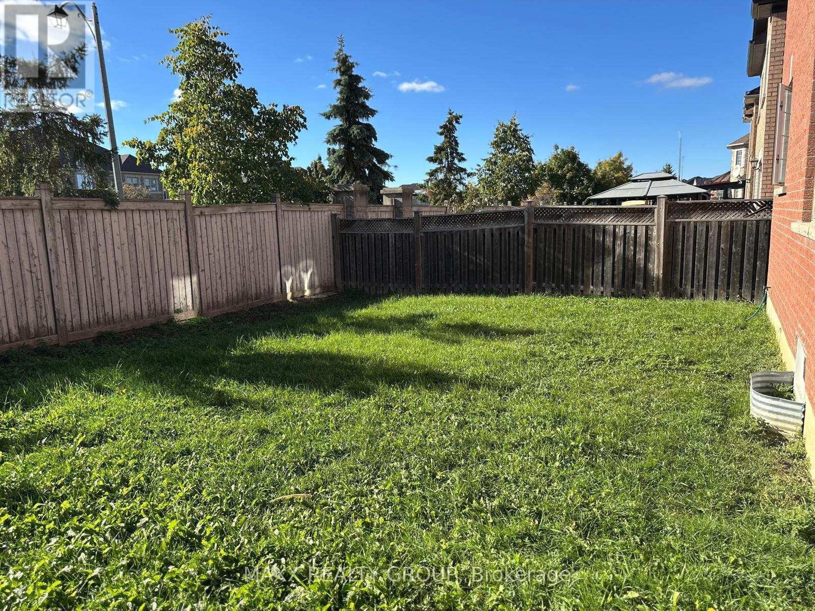 36 Beckenham Road, Brampton, Ontario  L6P 2L7 - Photo 44 - W12793042