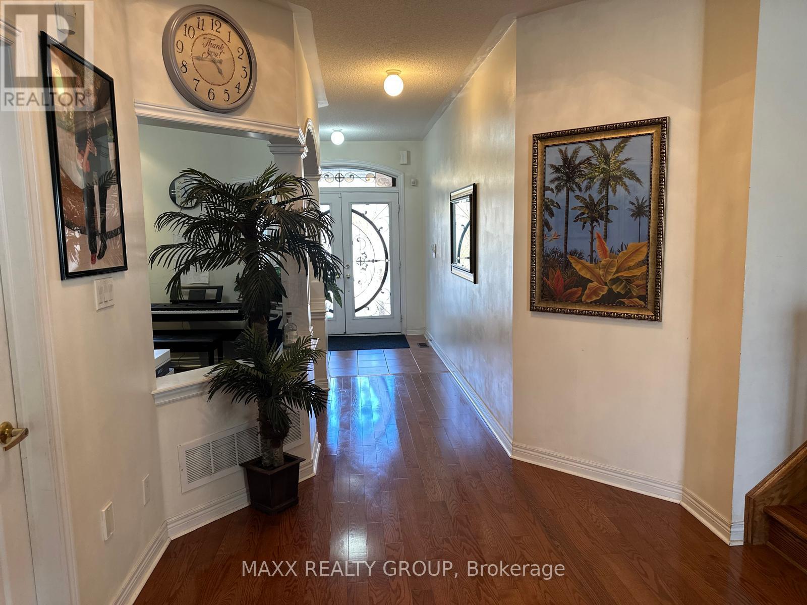 36 Beckenham Road, Brampton, Ontario  L6P 2L7 - Photo 7 - W12793042