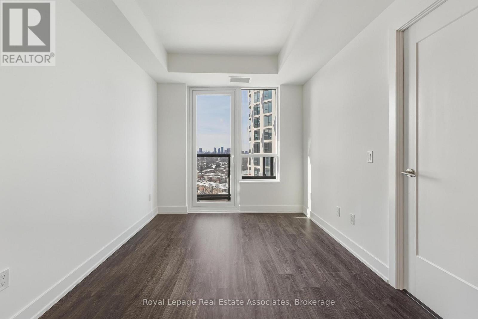 1611 - 60 Central Park Roadway, Toronto (Islington-City Centre West), Ontario  M9A 3K1 - Photo 5 - W12793054