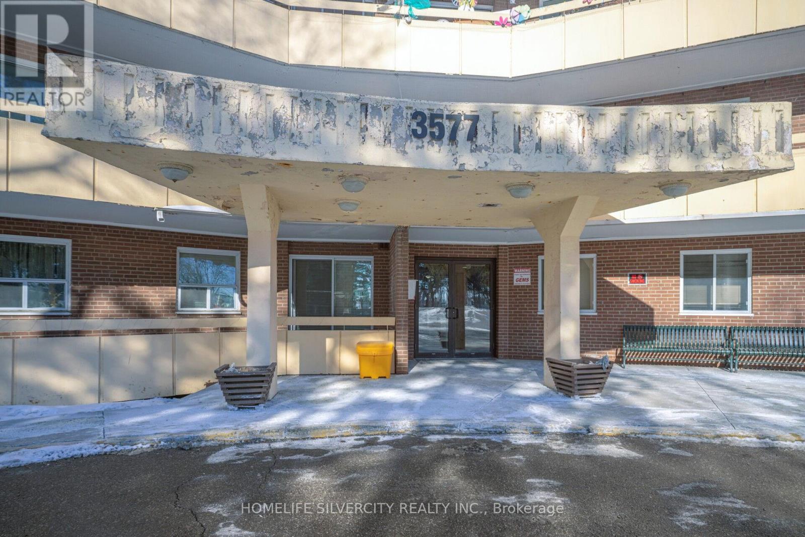 611 - 3577 Derry Road E, Mississauga, Ontario  L4T 1B3 - Photo 3 - W12793058
