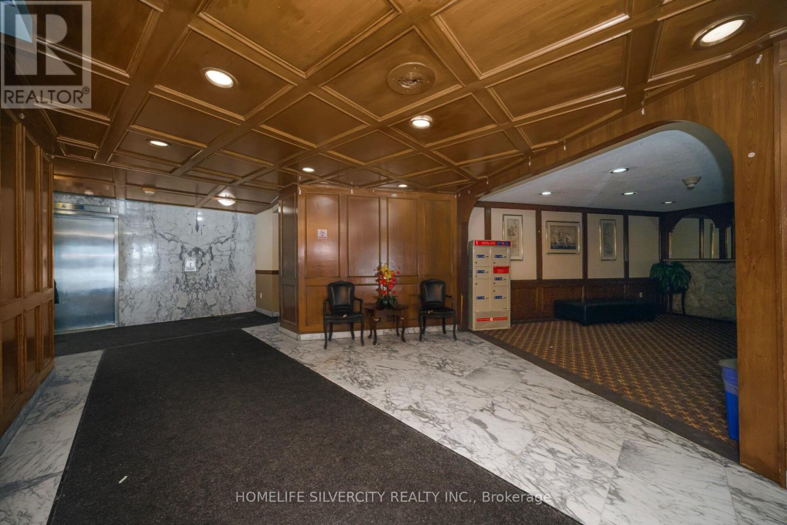 611 - 3577 Derry Road E, Mississauga, Ontario  L4T 1B3 - Photo 4 - W12793058