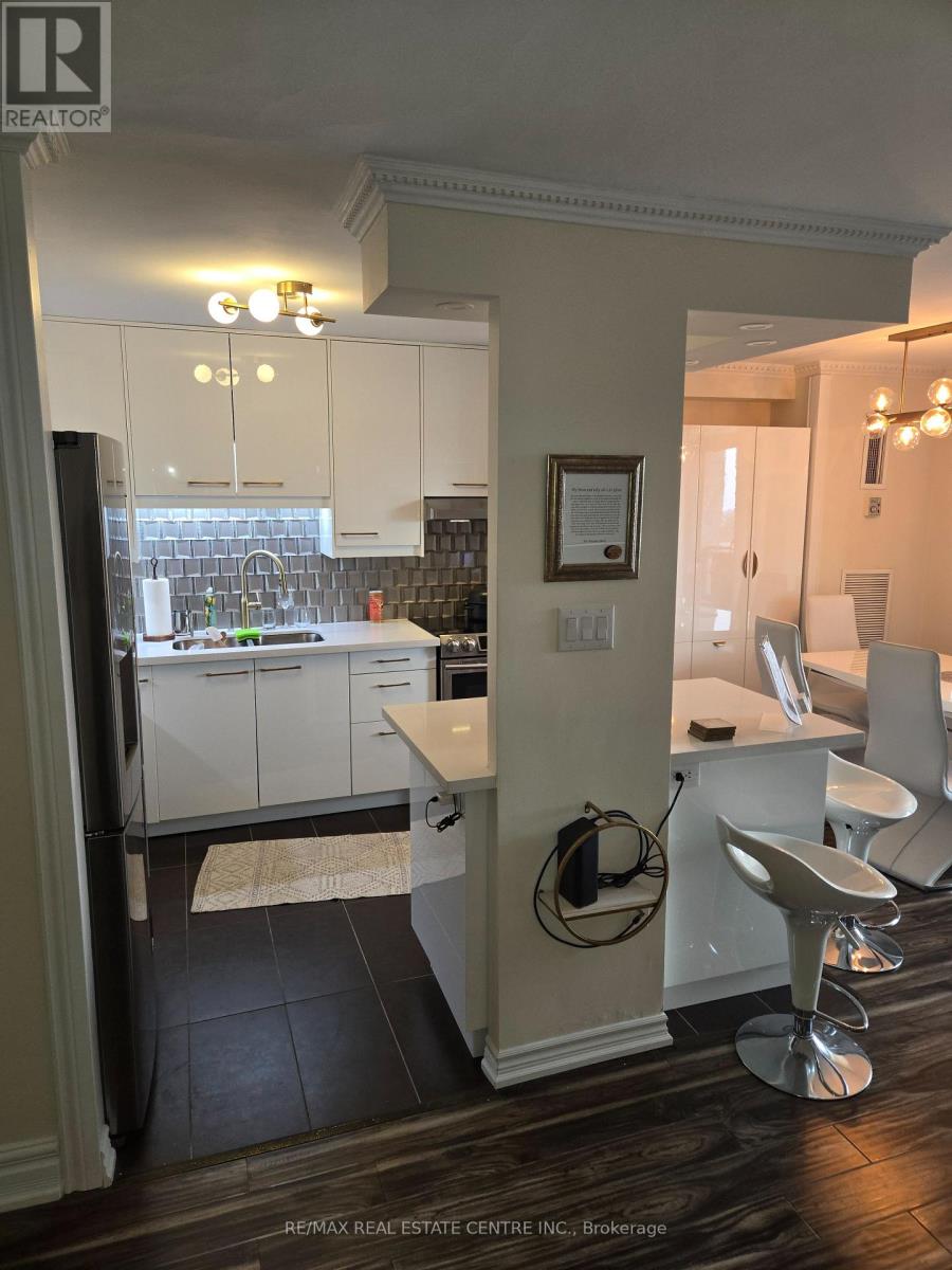 704 - 355 Rathburn Road E, Mississauga, Ontario L4Z 1H4 - Photo 12 - W12793066