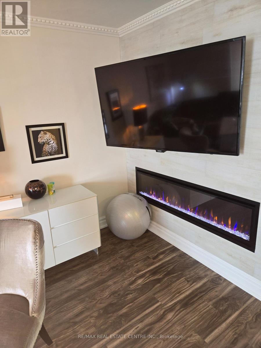 704 - 355 Rathburn Road E, Mississauga, Ontario L4Z 1H4 - Photo 18 - W12793066