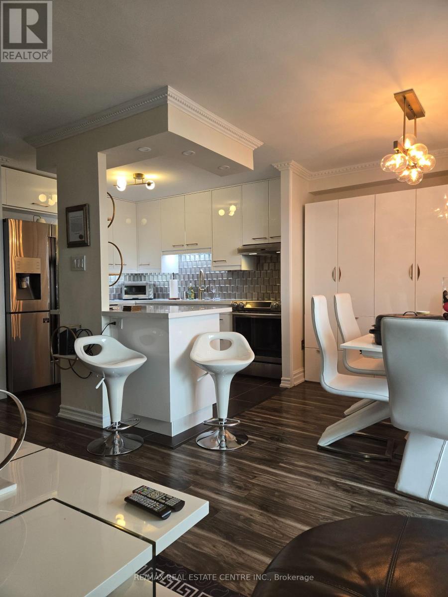 704 - 355 Rathburn Road E, Mississauga, Ontario L4Z 1H4 - Photo 8 - W12793066