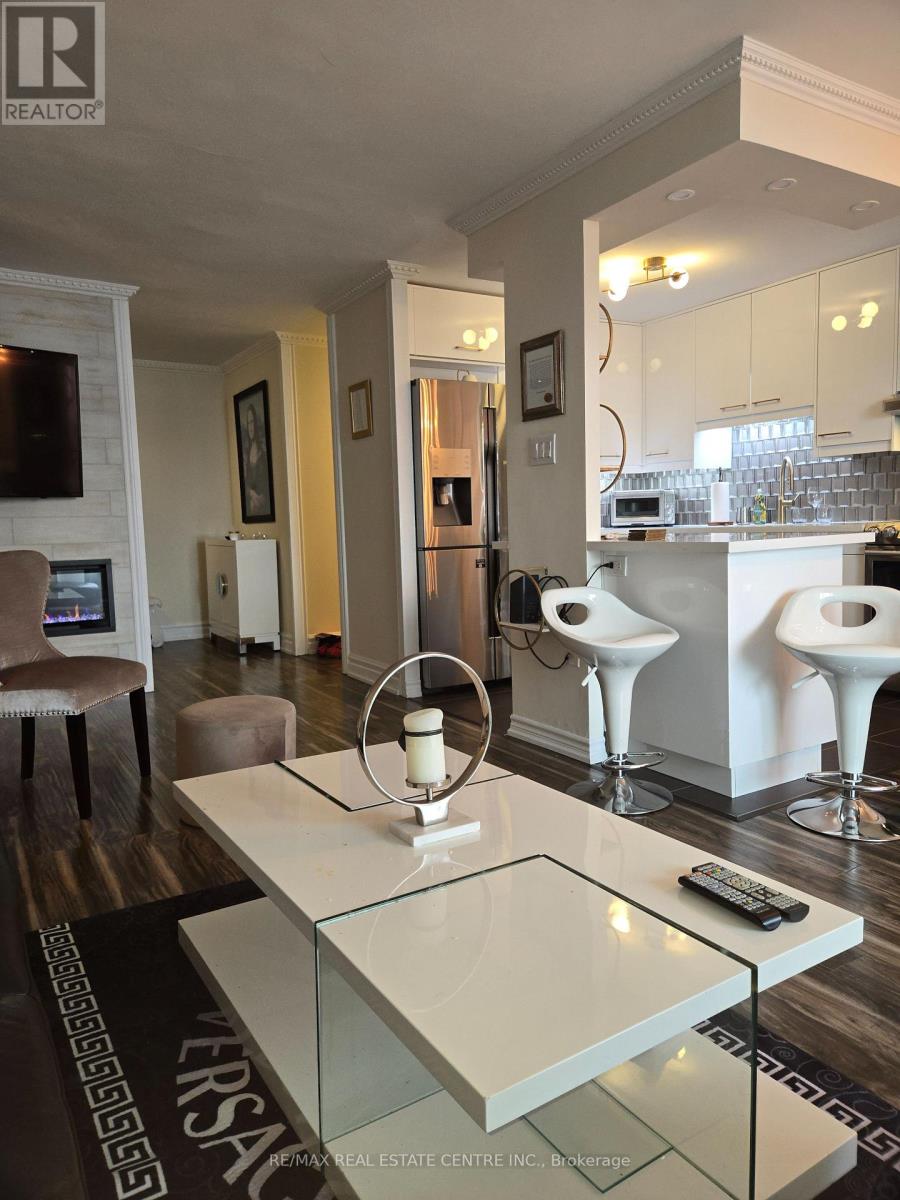 704 - 355 Rathburn Road E, Mississauga, Ontario L4Z 1H4 - Photo 9 - W12793066