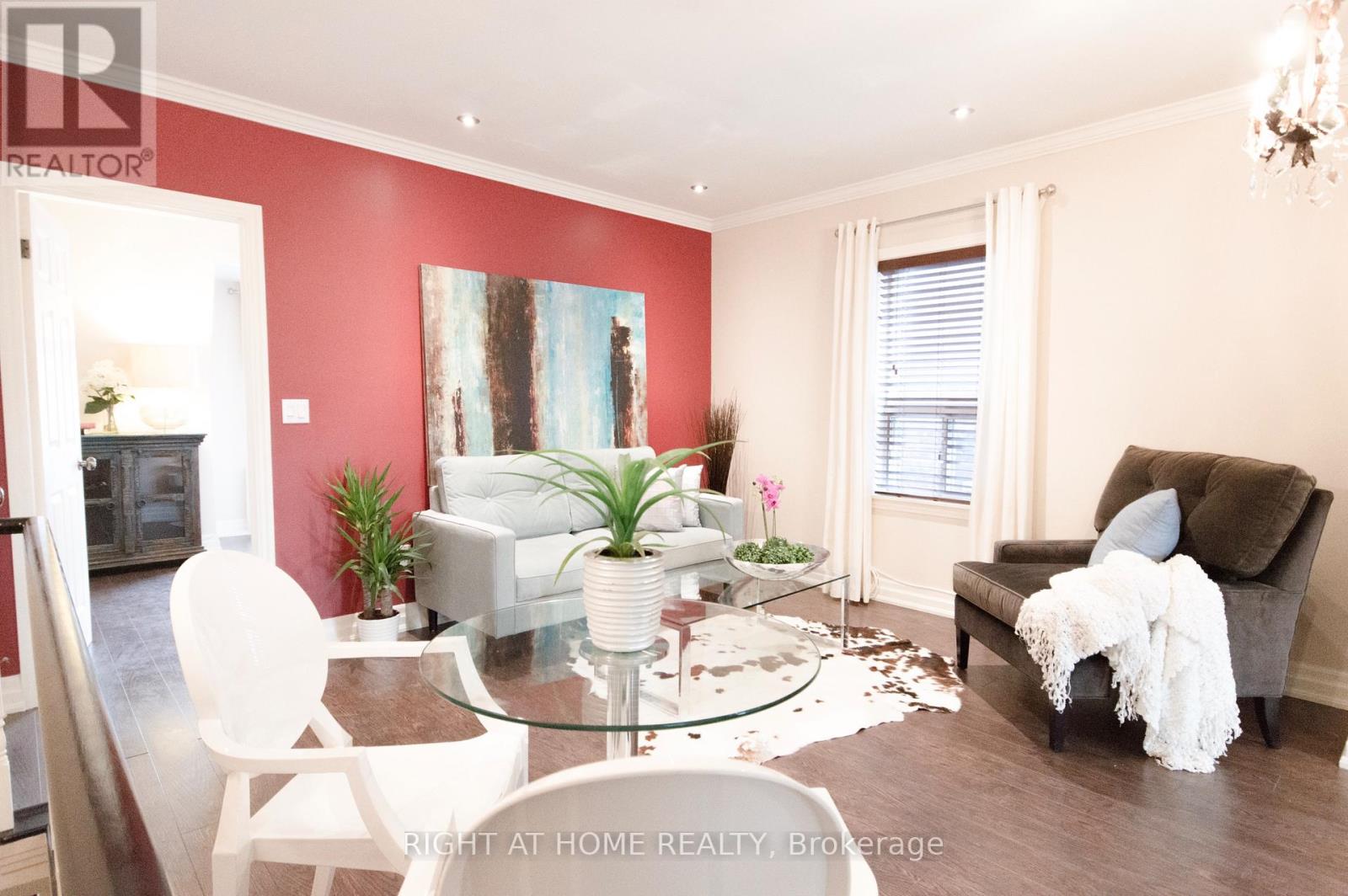 UPPER - 612 ST CLARENS AVENUE, Toronto, Ontario