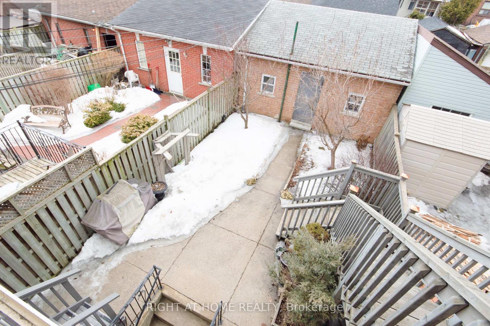 Upper - 612 St Clarens Avenue, Toronto, Ontario  M6H 3W9 - Photo 14 - W12793096