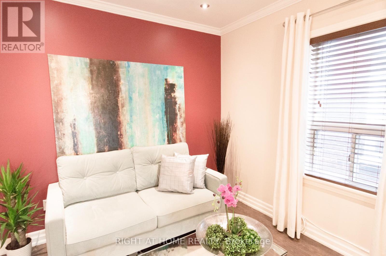 Upper - 612 St Clarens Avenue, Toronto, Ontario  M6H 3W9 - Photo 4 - W12793096