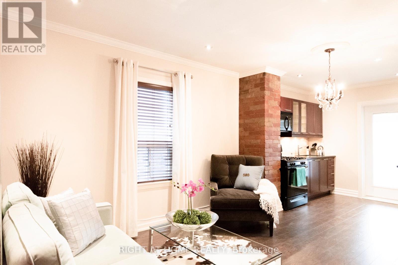 Upper - 612 St Clarens Avenue, Toronto, Ontario  M6H 3W9 - Photo 5 - W12793096