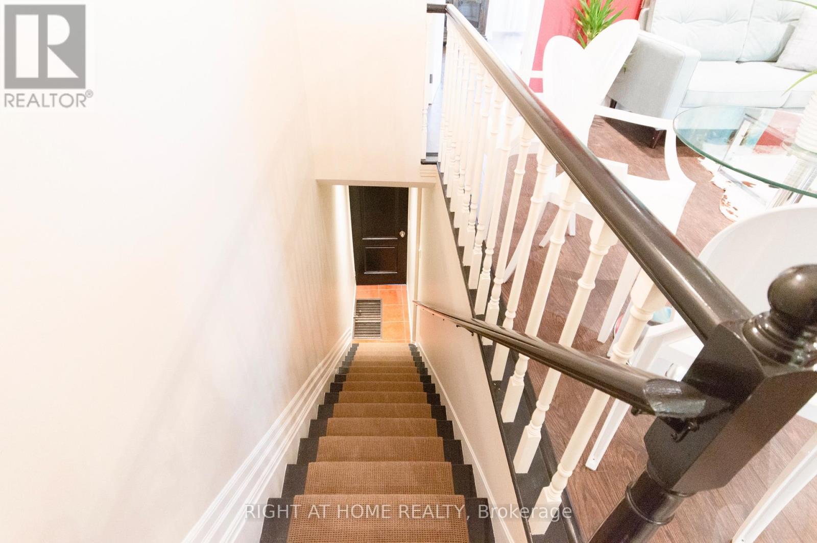 Upper - 612 St Clarens Avenue, Toronto, Ontario  M6H 3W9 - Photo 8 - W12793096