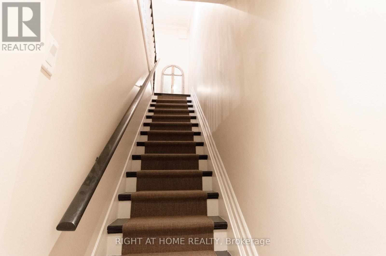 Upper - 612 St Clarens Avenue, Toronto, Ontario  M6H 3W9 - Photo 9 - W12793096