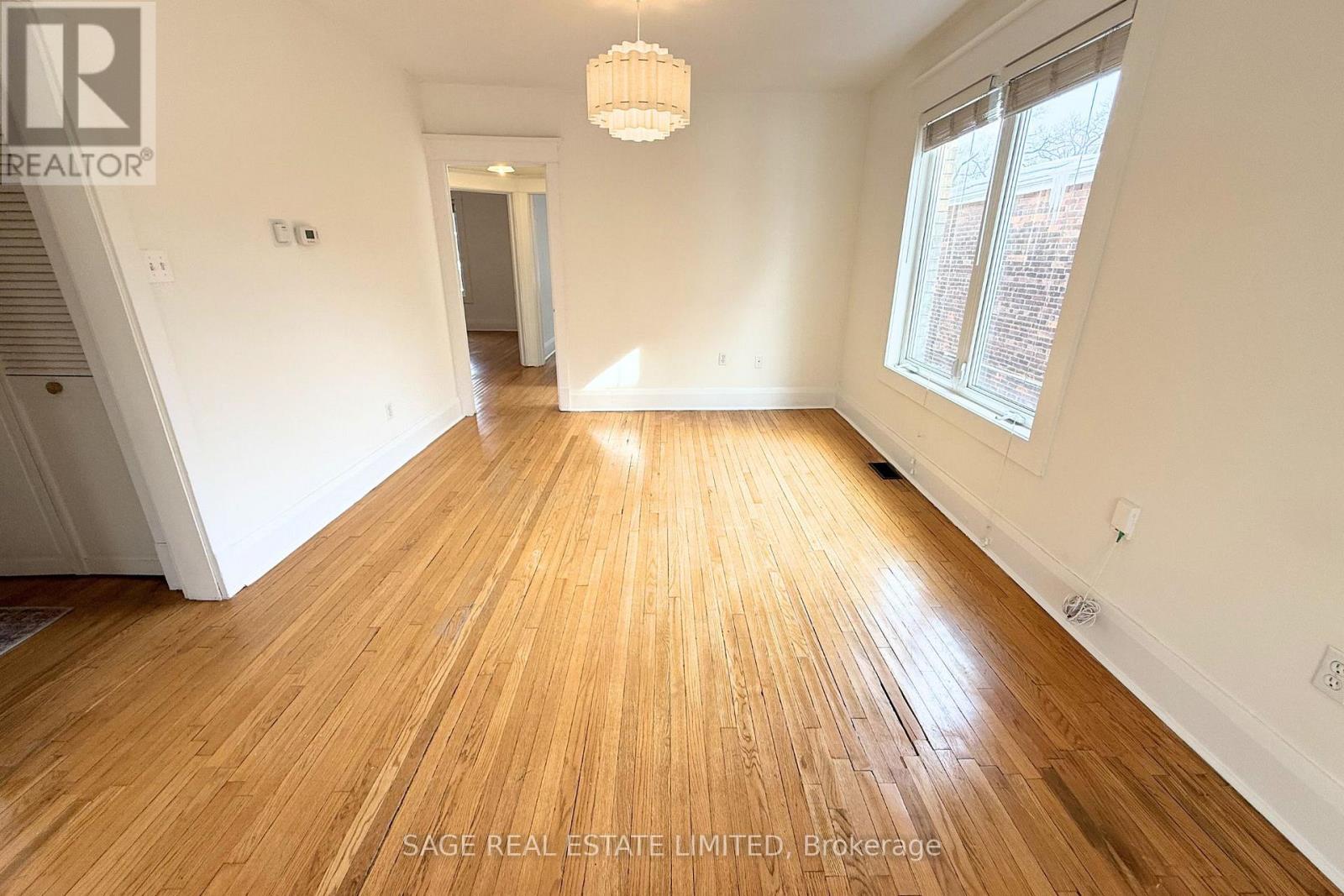 Upper - 129 Gilmour Avenue, Toronto, Ontario  M6P 3B2 - Photo 11 - W12793110