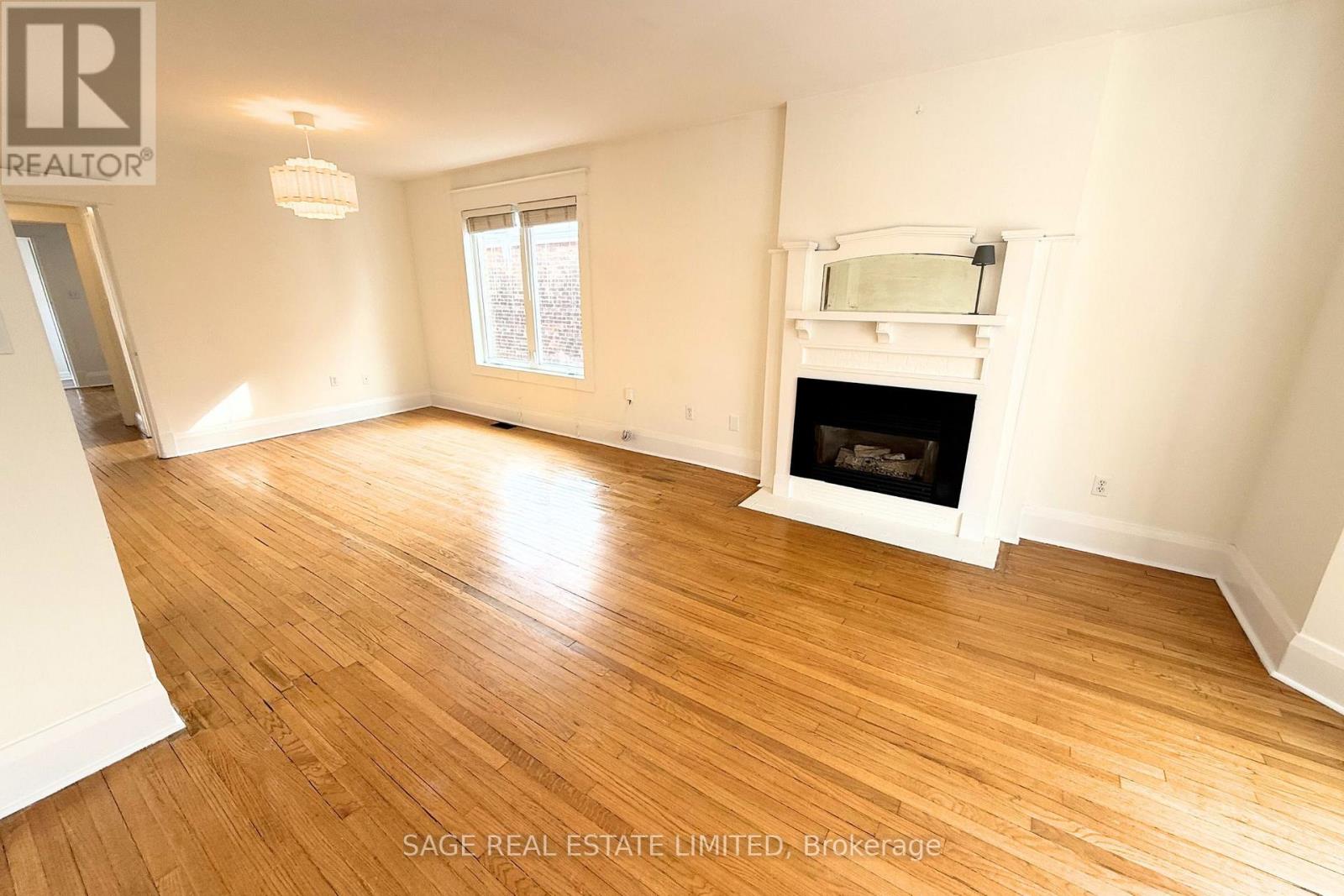 Upper - 129 Gilmour Avenue, Toronto, Ontario  M6P 3B2 - Photo 12 - W12793110