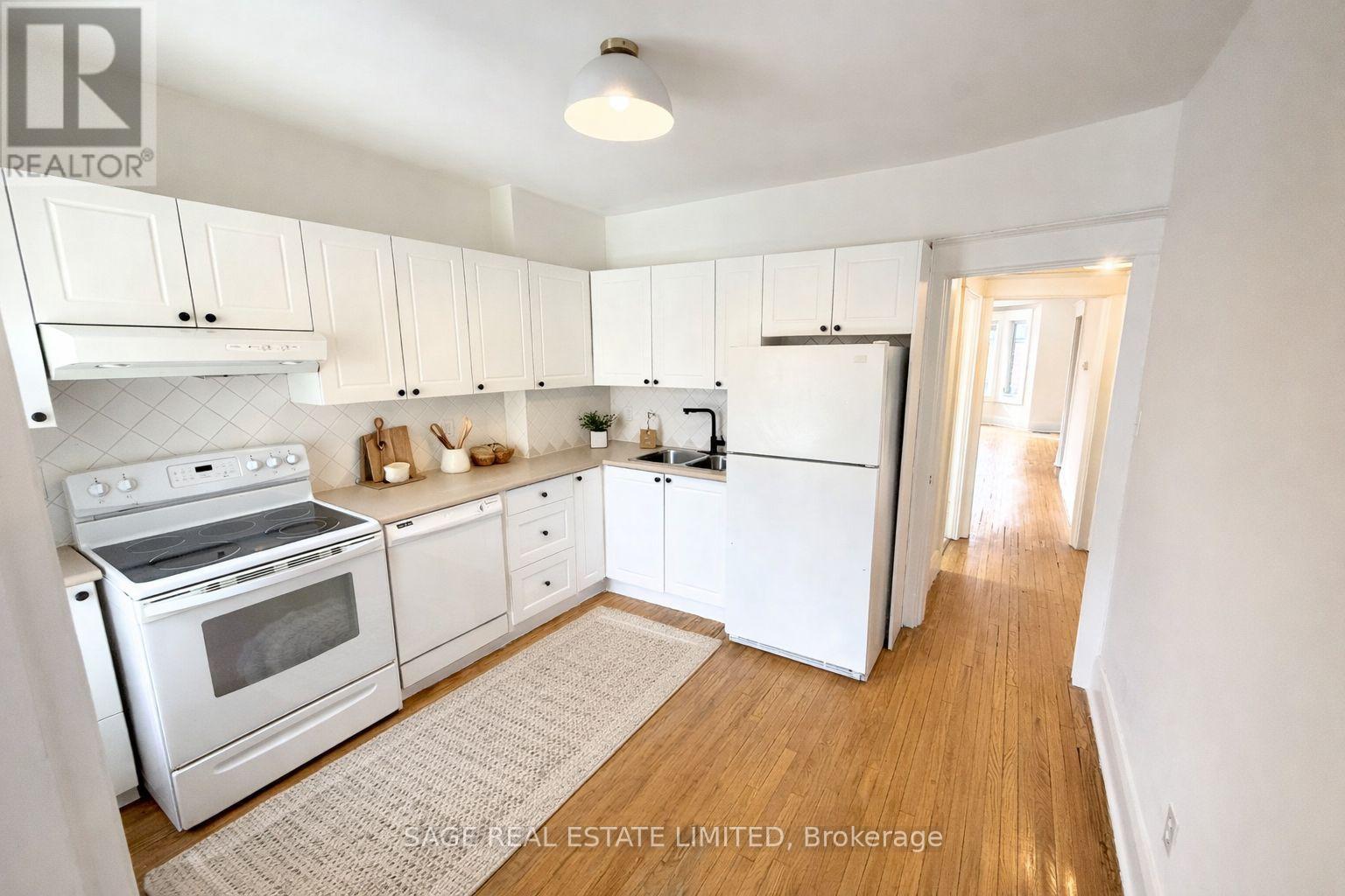 Upper - 129 Gilmour Avenue, Toronto, Ontario  M6P 3B2 - Photo 14 - W12793110