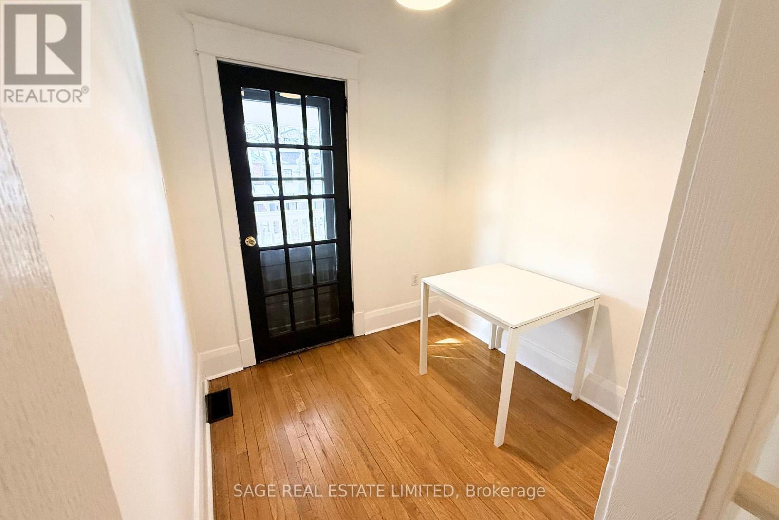 Upper - 129 Gilmour Avenue, Toronto, Ontario  M6P 3B2 - Photo 16 - W12793110