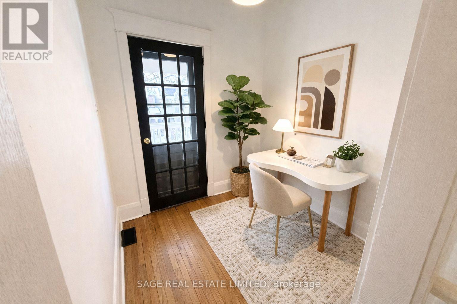 Upper - 129 Gilmour Avenue, Toronto, Ontario  M6P 3B2 - Photo 17 - W12793110