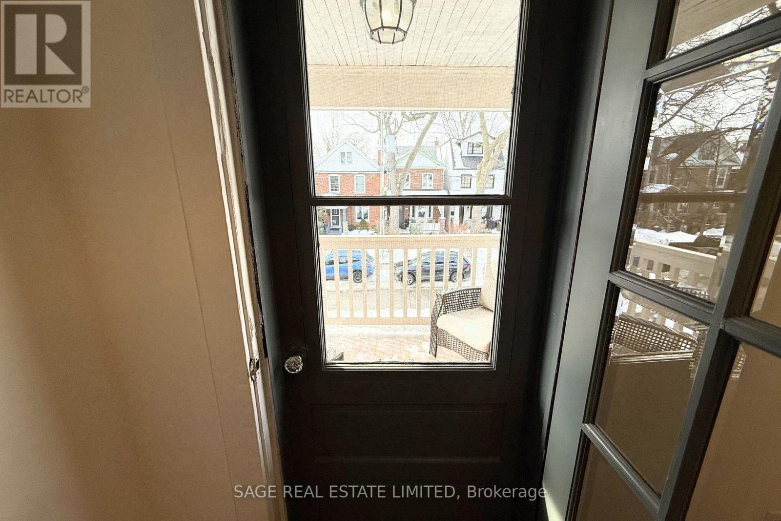 Upper - 129 Gilmour Avenue, Toronto, Ontario  M6P 3B2 - Photo 18 - W12793110