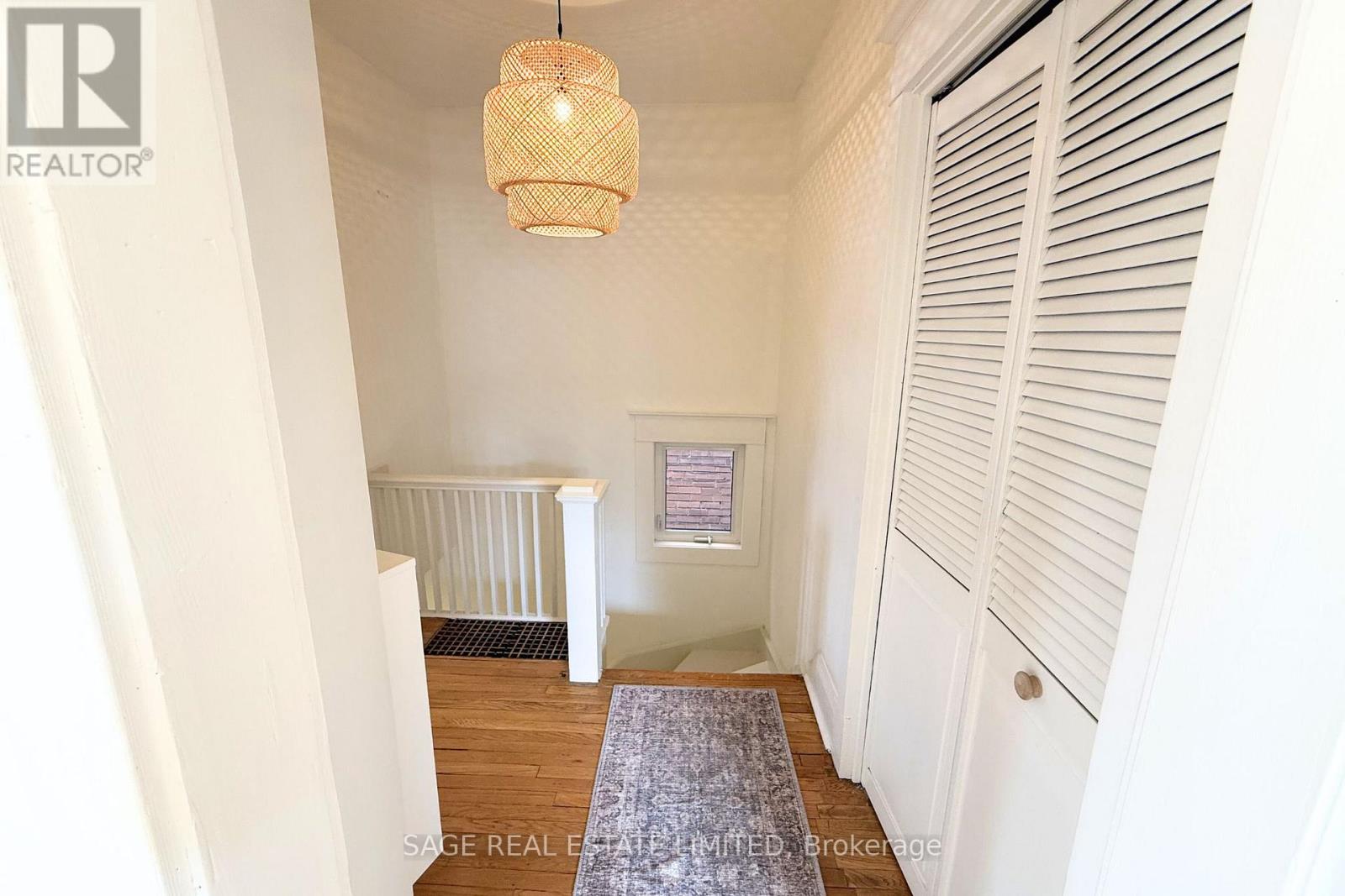 Upper - 129 Gilmour Avenue, Toronto, Ontario  M6P 3B2 - Photo 4 - W12793110