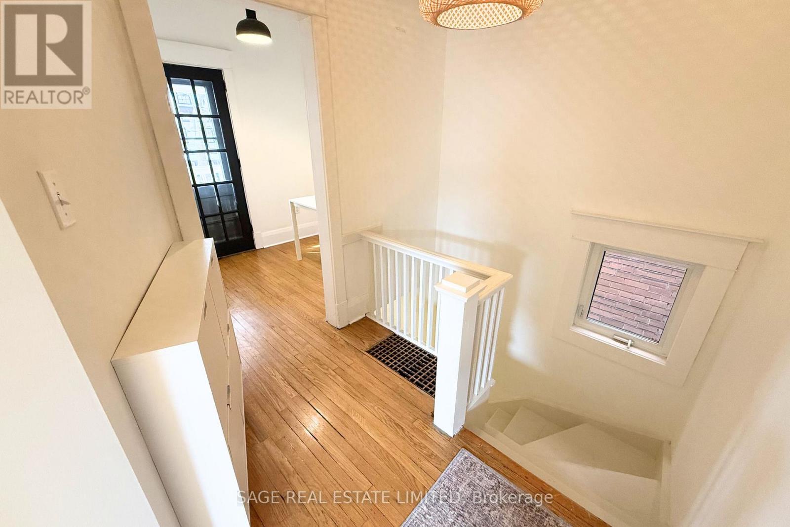 Upper - 129 Gilmour Avenue, Toronto, Ontario  M6P 3B2 - Photo 5 - W12793110