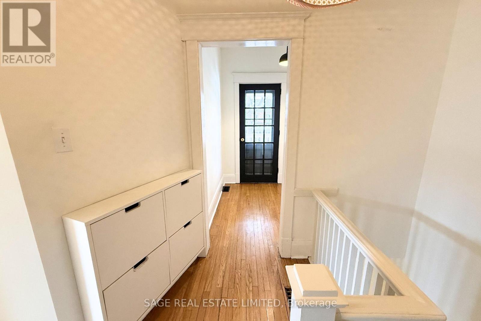 Upper - 129 Gilmour Avenue, Toronto, Ontario  M6P 3B2 - Photo 6 - W12793110