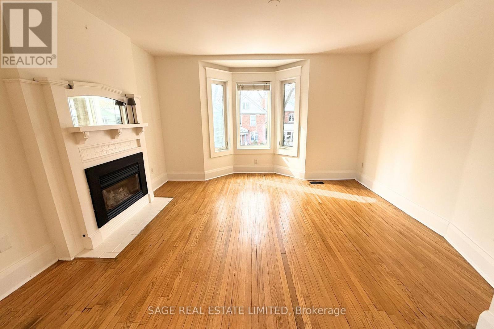 Upper - 129 Gilmour Avenue, Toronto, Ontario  M6P 3B2 - Photo 7 - W12793110